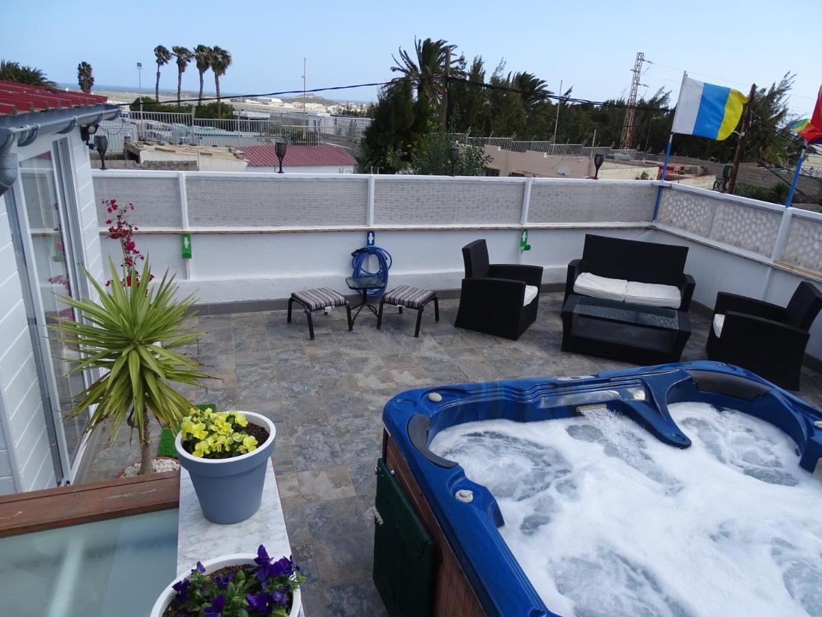 Rickaty Lodge Bed And Breakfast, Airport Hotel, Hotel De Aeropuerto, Las Palmas Airport, Gran Canaria Airport, Lpa, Spain Las Majoreras Eksteriør bilde